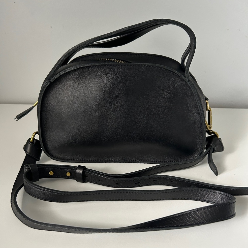 Madewell Black Sydney Zip-top Crossbody Bag, Small Leather Madewell Bag